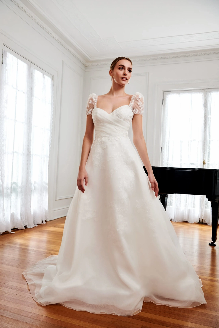 Elin Fitted Satin Wedding Dress with Detachable Train by Luse