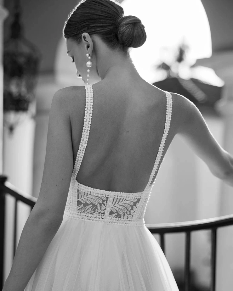 Rosa Clara Style #8A47 #2 backface vertical cropped picture