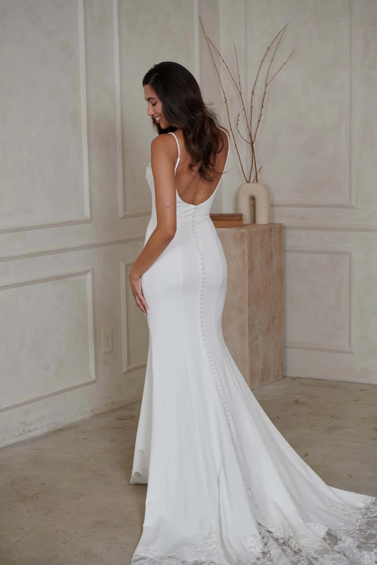 Serene Logan #2 backface vertical picture