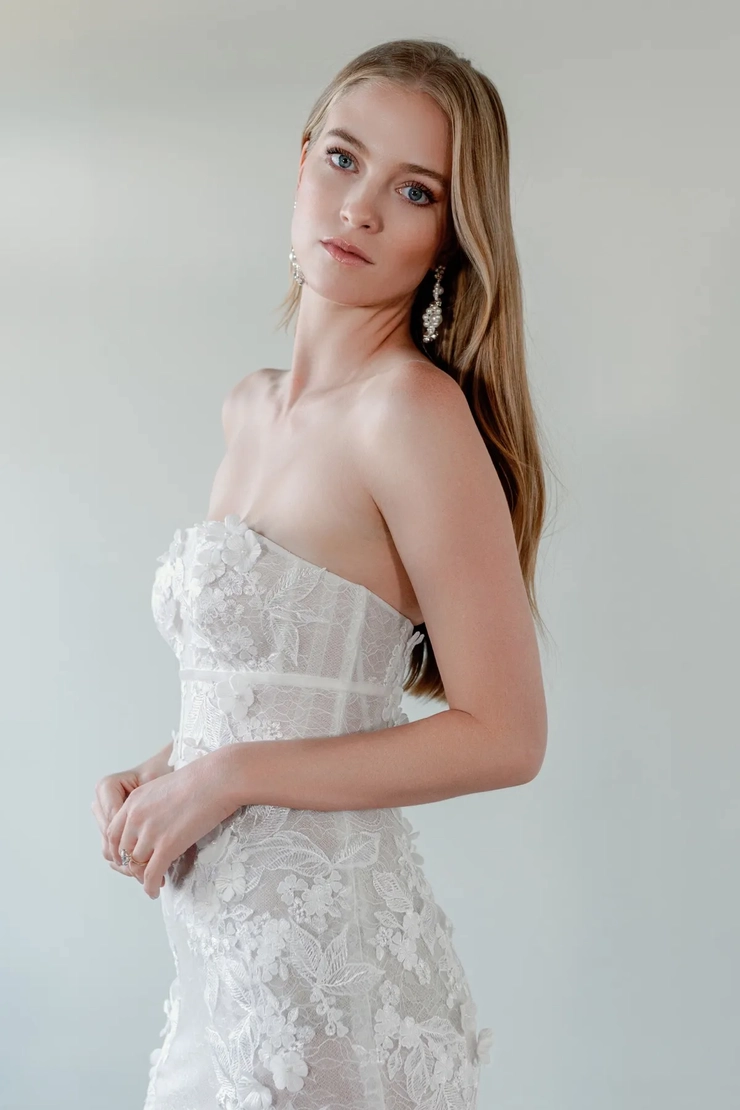 Watters Ethan 67115B #7 frontface vertical cropped picture