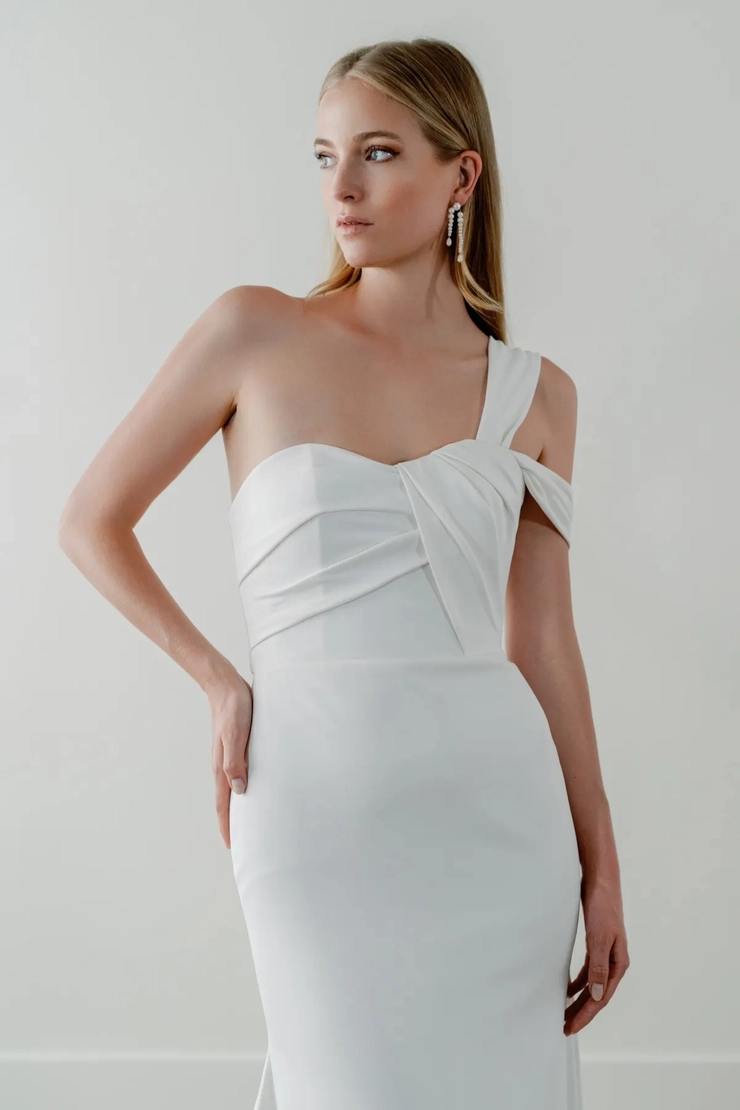 Watters Iliana 67321B #6 frontface vertical cropped picture