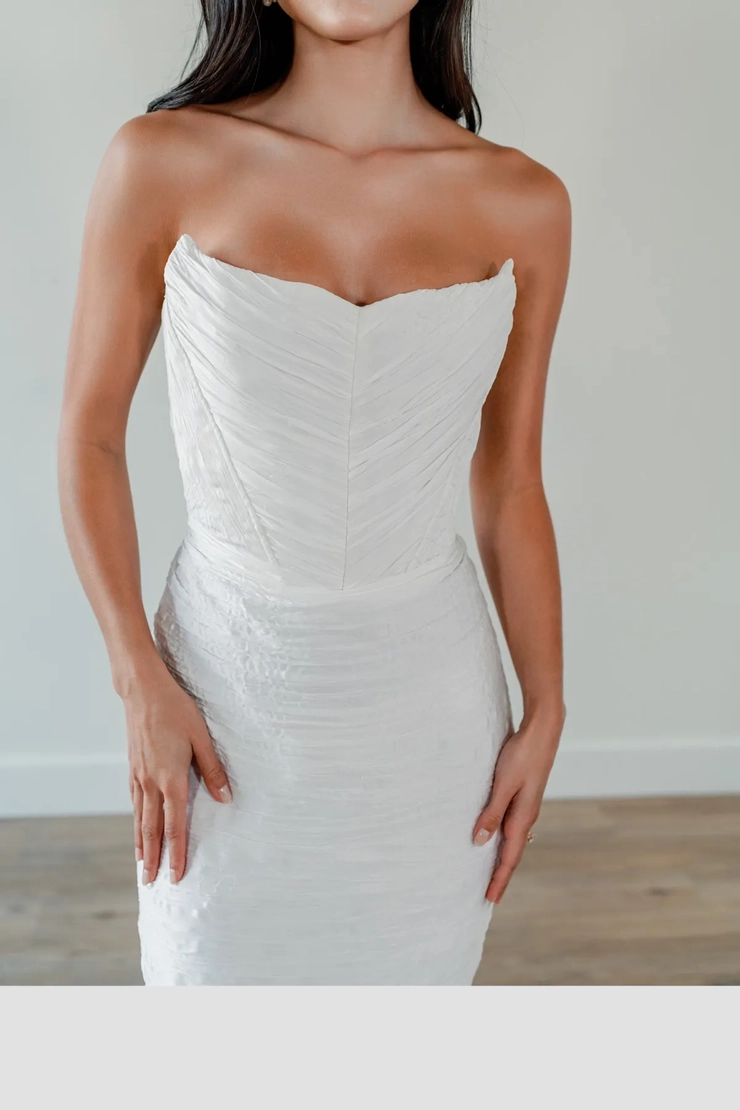 Willowby Europa 52352 #9 frontface vertical cropped picture