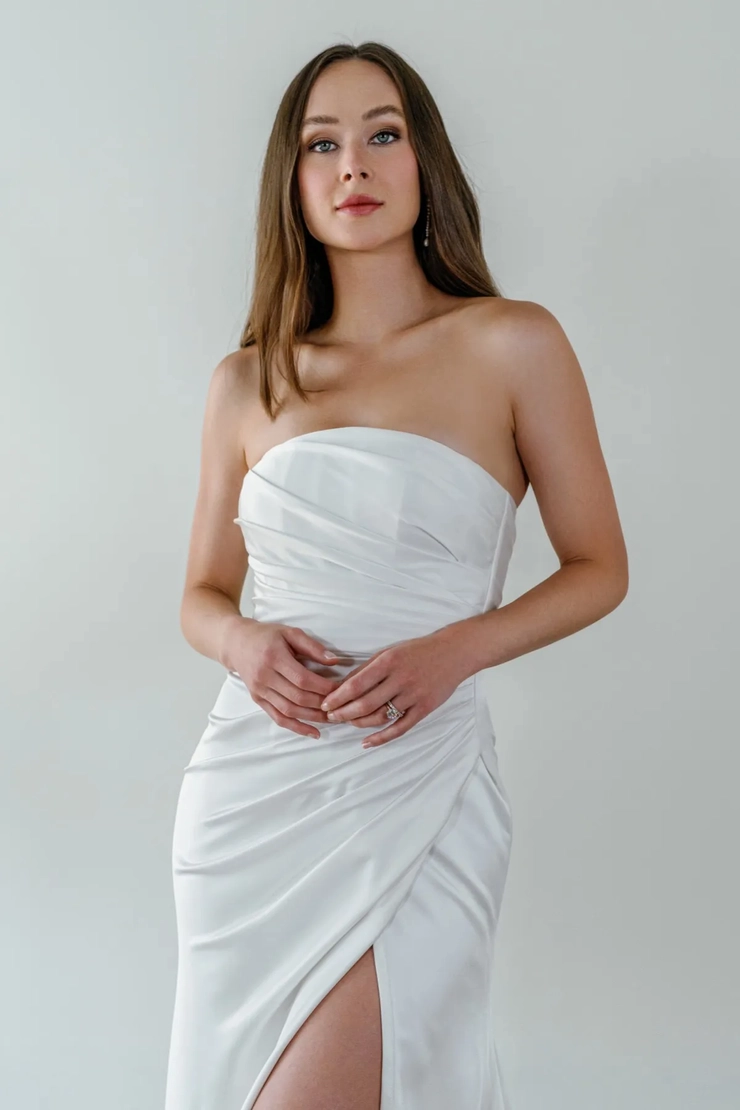 Locket Elin Style #12252 #7 frontface vertical cropped picture