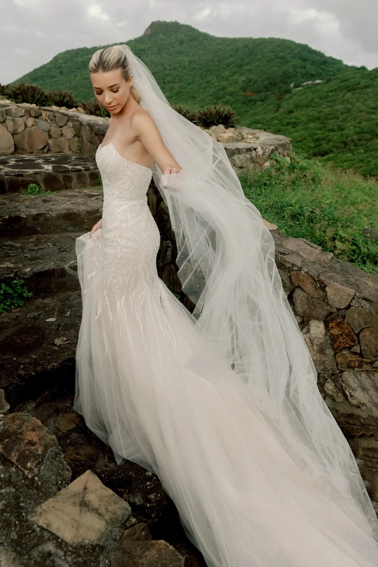 Locket Amaze Style #12835P #1 frontface vertical picture