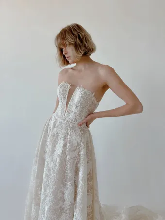 Colby John R2401 #5 frontface vertical cropped thumbnail