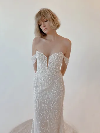 Colby John R2415 #0 default frontface vertical thumbnail