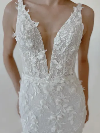 Colby John R2419 #5 frontface vertical cropped thumbnail