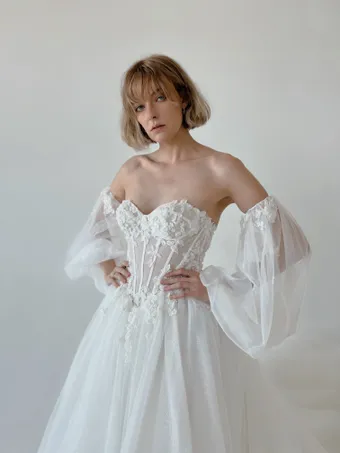 Colby John R2420 #7 frontface vertical cropped thumbnail