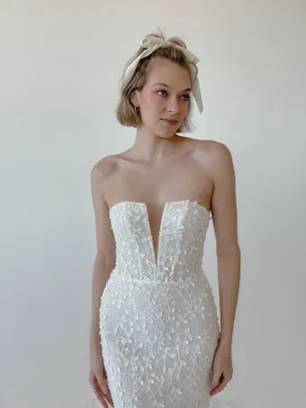 Colby John R2428 #5 frontface vertical cropped thumbnail