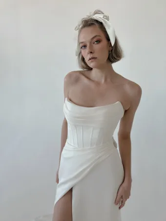 Colby John R2434 #2 frontface vertical cropped thumbnail