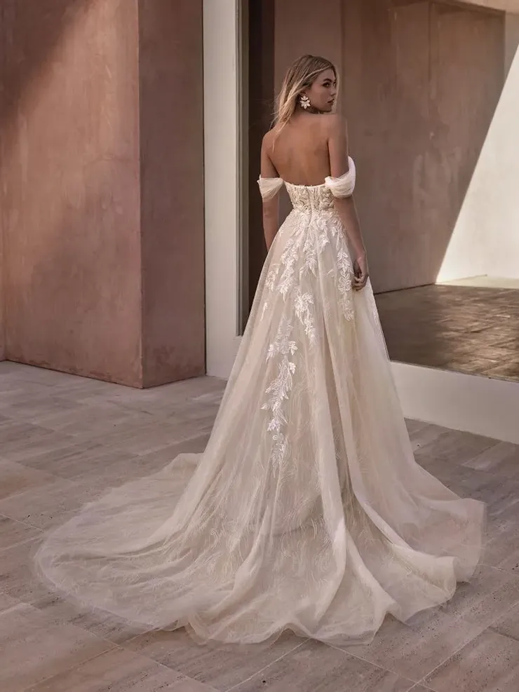 Pronovias claris