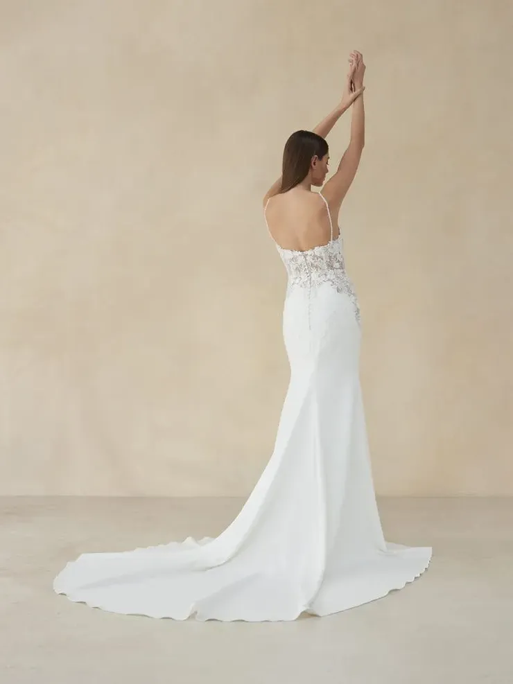 Pronovias Hawthorn