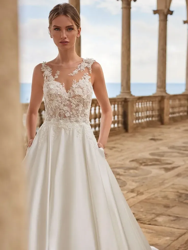 Pronovias hestia