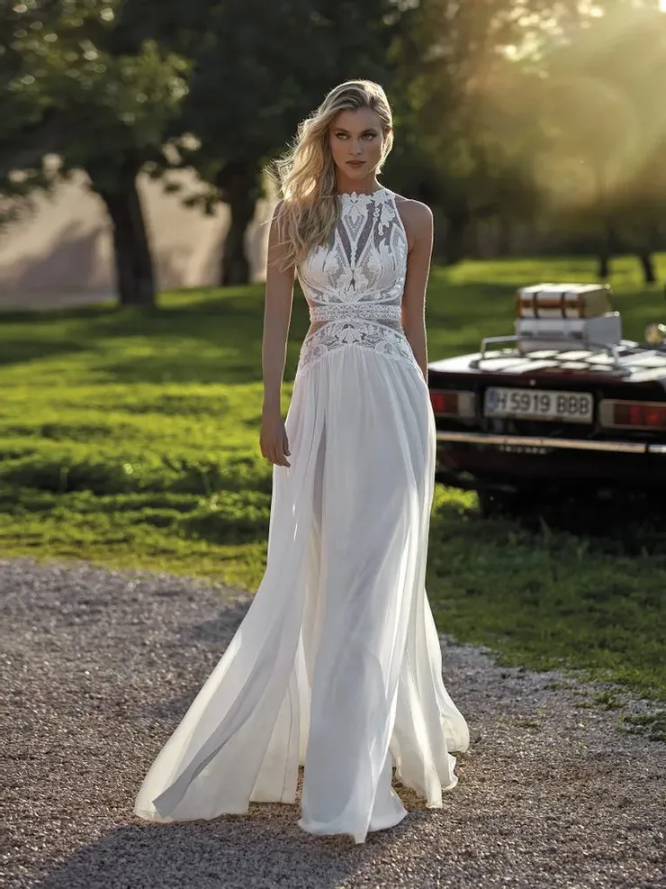 Pronovias malay