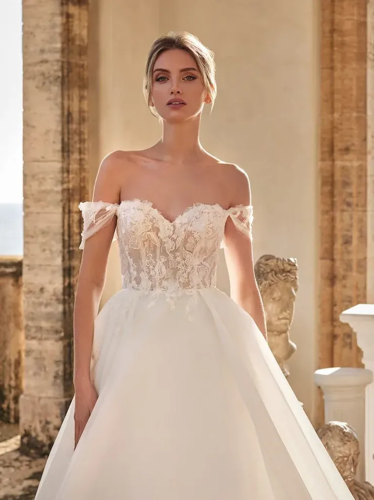Pronovias medusa