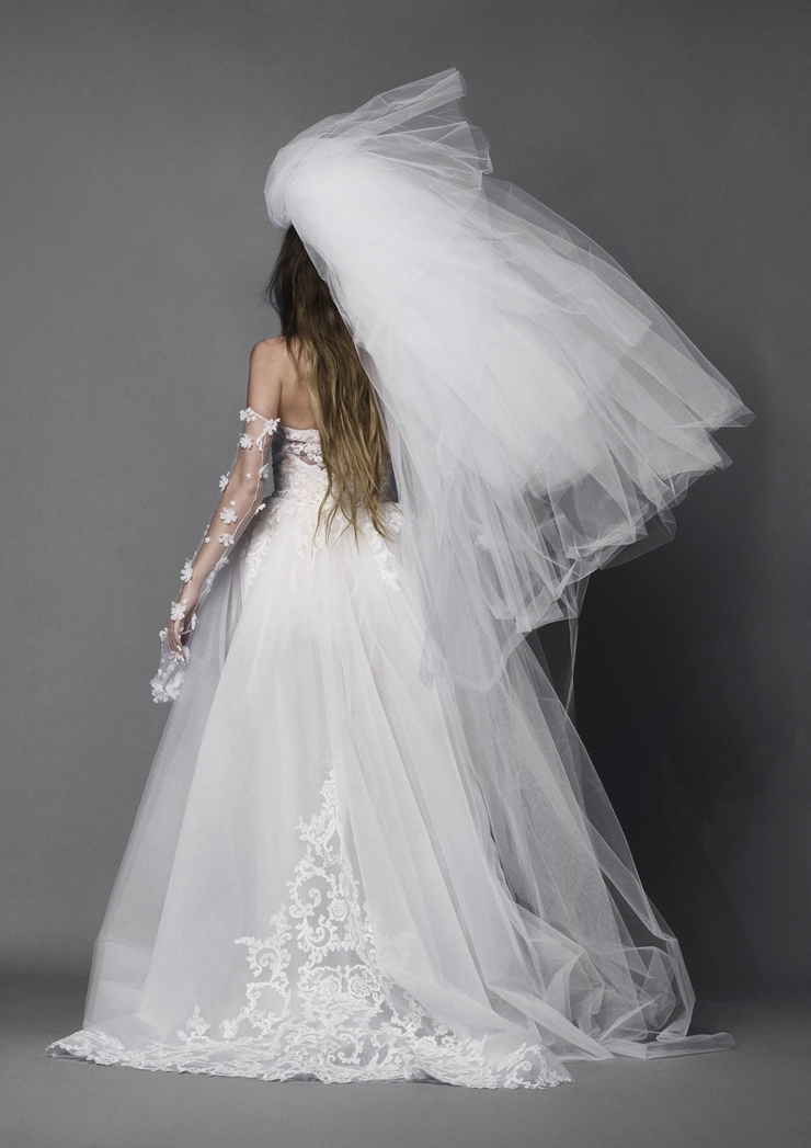 Pronovias Ares