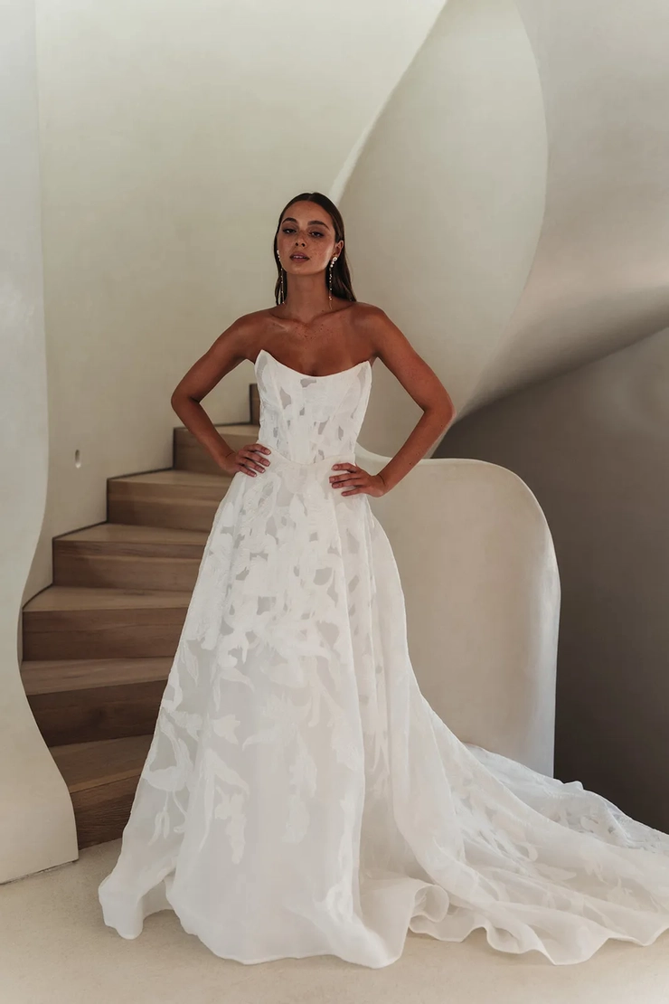 Luxury wedding dresses online | Wander Atelier