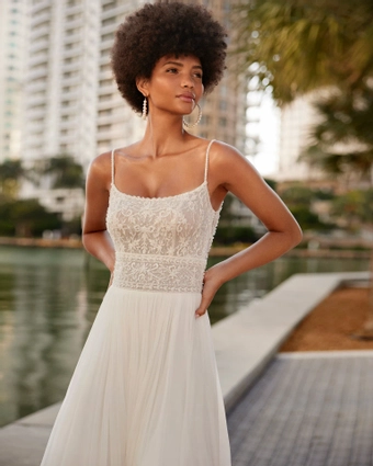 Rosa Clara Soft Kiana #2 frontface vertical cropped thumbnail