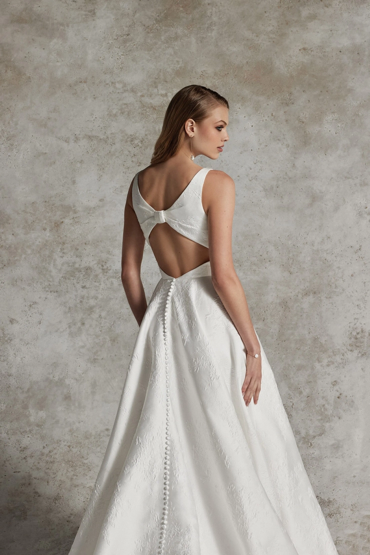 Justin Alexander Signature Style #99301 #5 backface vertical cropped picture