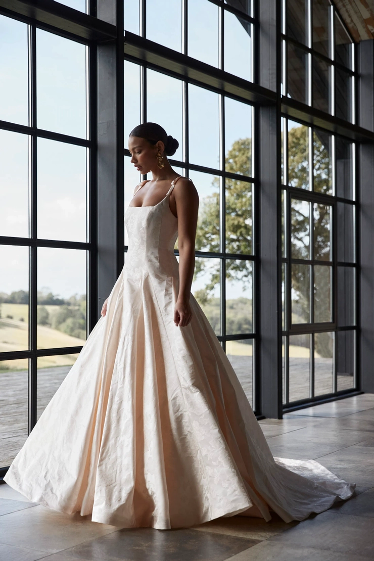 Sassi Holford - Bella | The White Gown