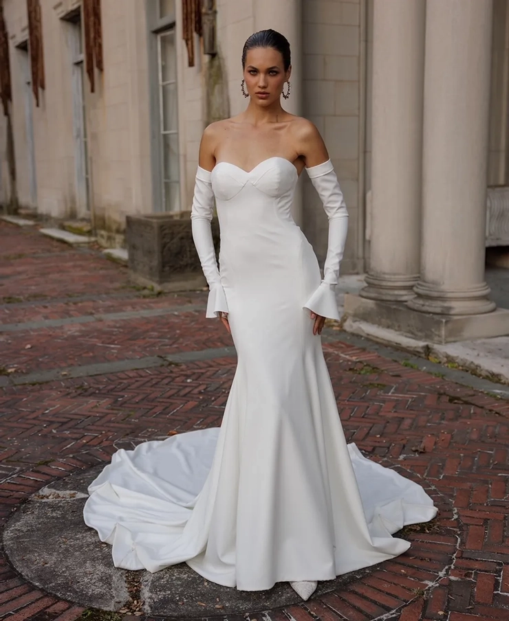 Eve of Milady - 1696 | JJ Kelly Bridal