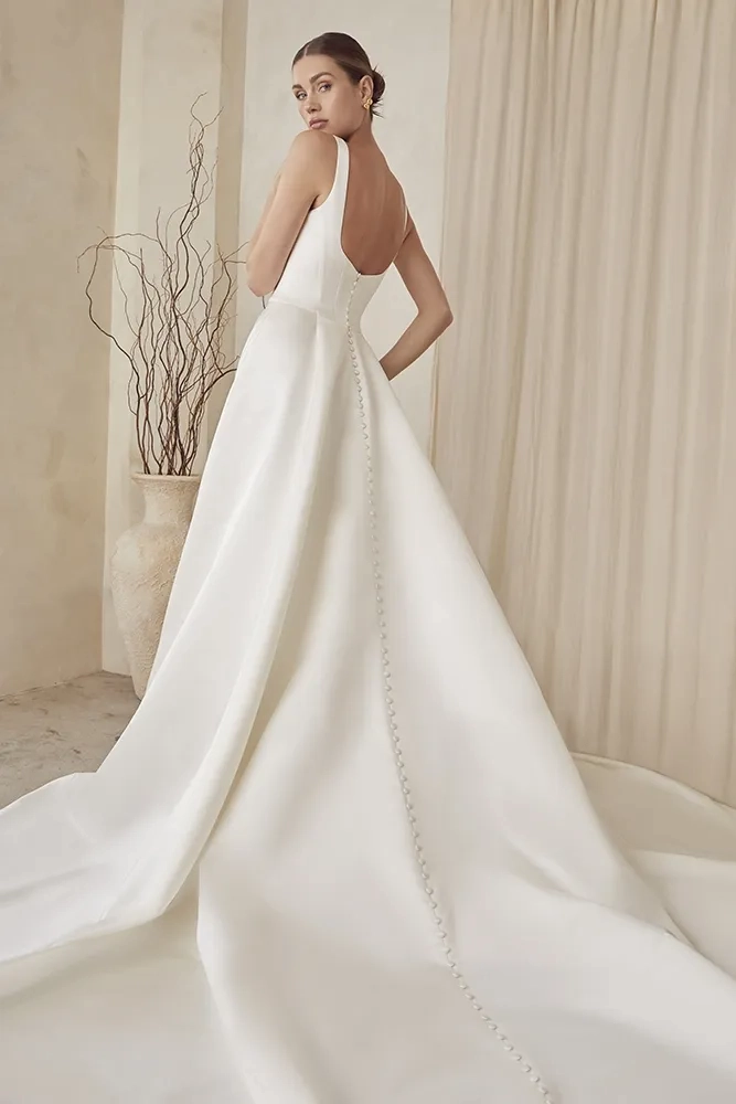 Casablanca Bridal LE144