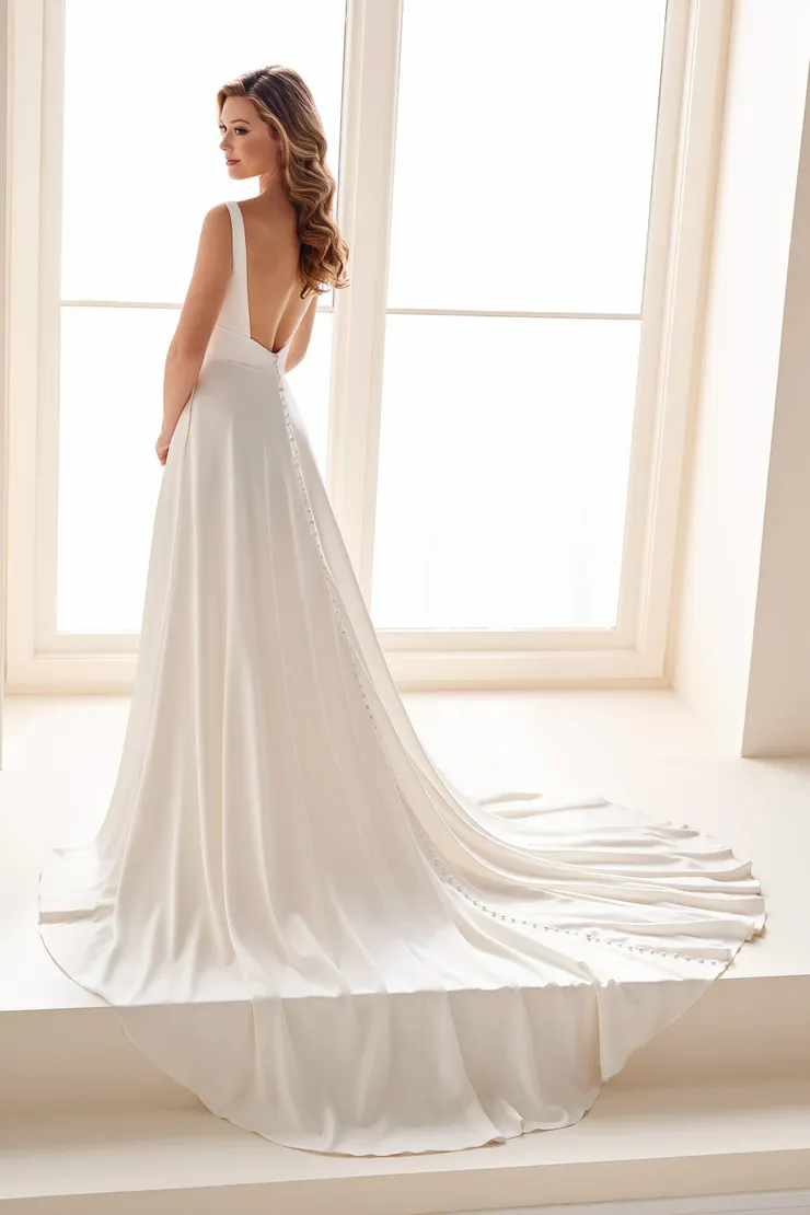 Enchanting by Mon Cheri Style #E1009 #1 default backface vertical picture