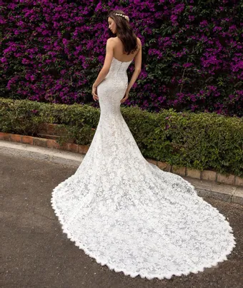 Pronovias Eithel #1 vertical thumbnail