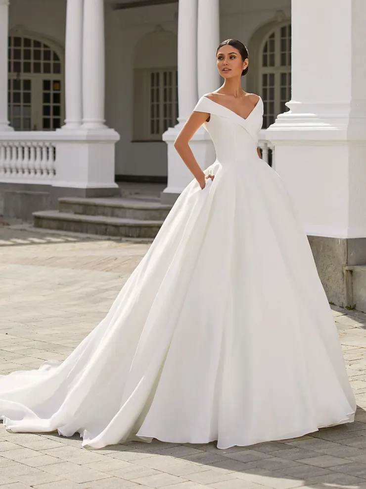 Pronovias Farrah Image