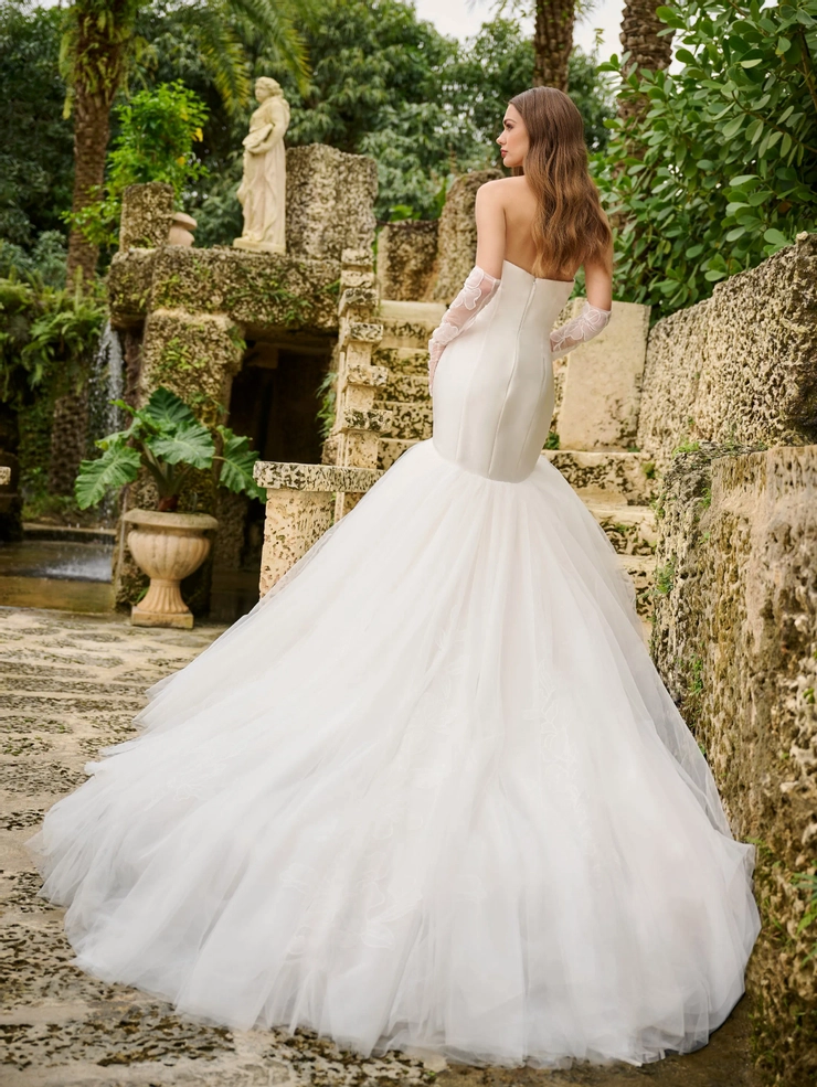 Christina Wu Brides Backface Thumbnail Image