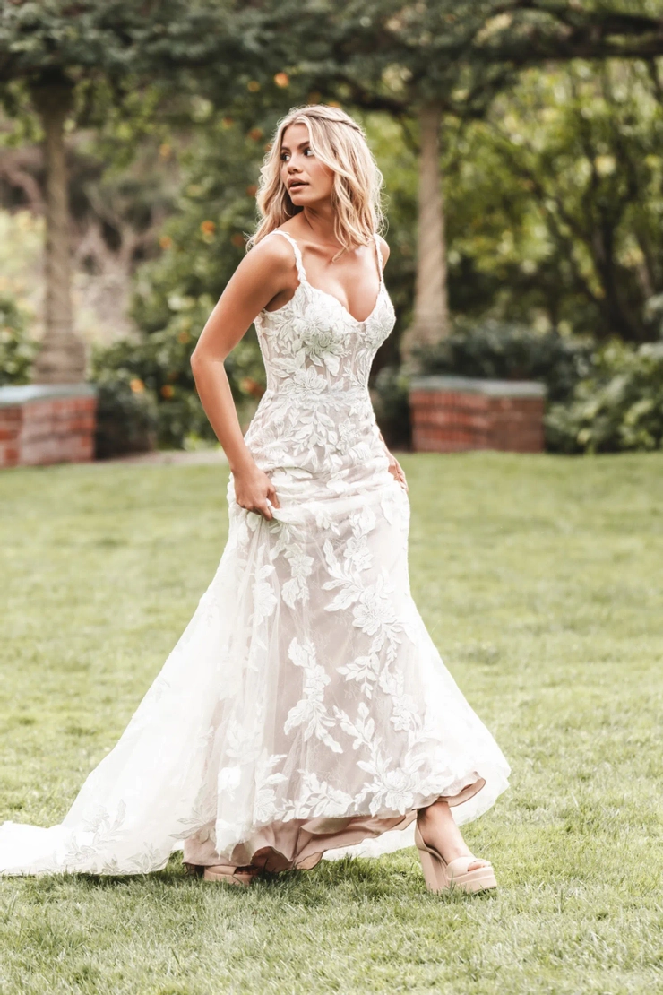 Allure Romance R3755 - Nikki's Glitz and Glam Boutique