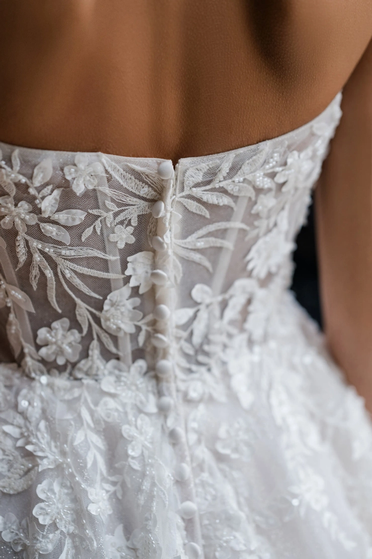 Abella Benedita Style #E461 #10 backface vertical cropped picture