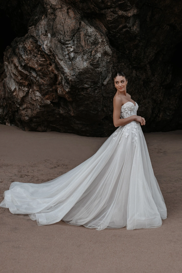 Abella | Labella Bridal Boutique - E461 | Labella Bridal