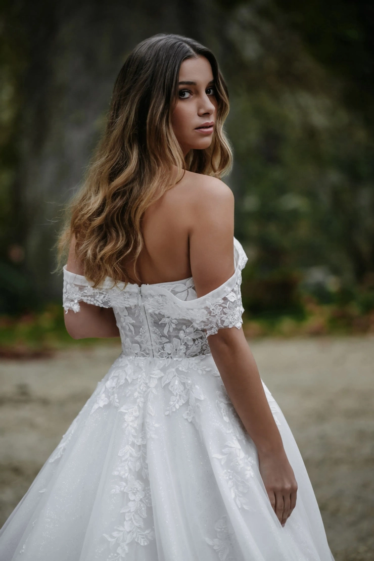 Abella Lorena Style #E463 #5 backface vertical cropped picture