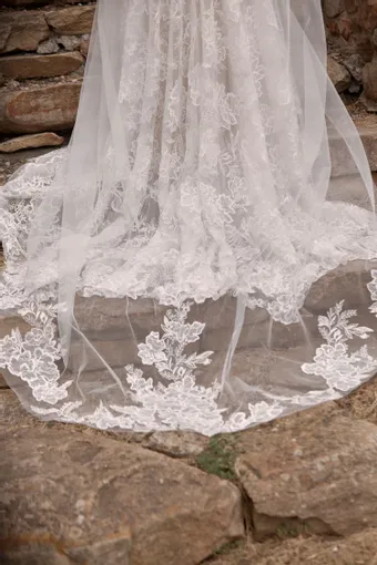 Madi Lane Cleo #9 vertical thumbnail