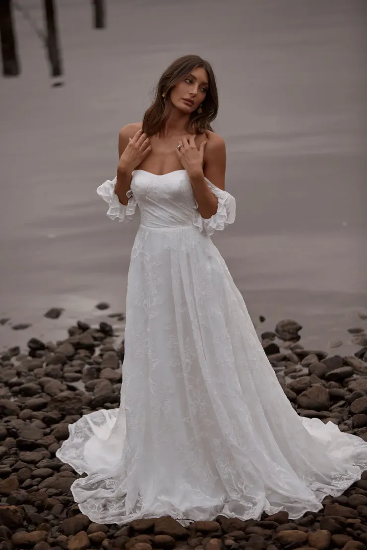 Madi Lane Carmi Image