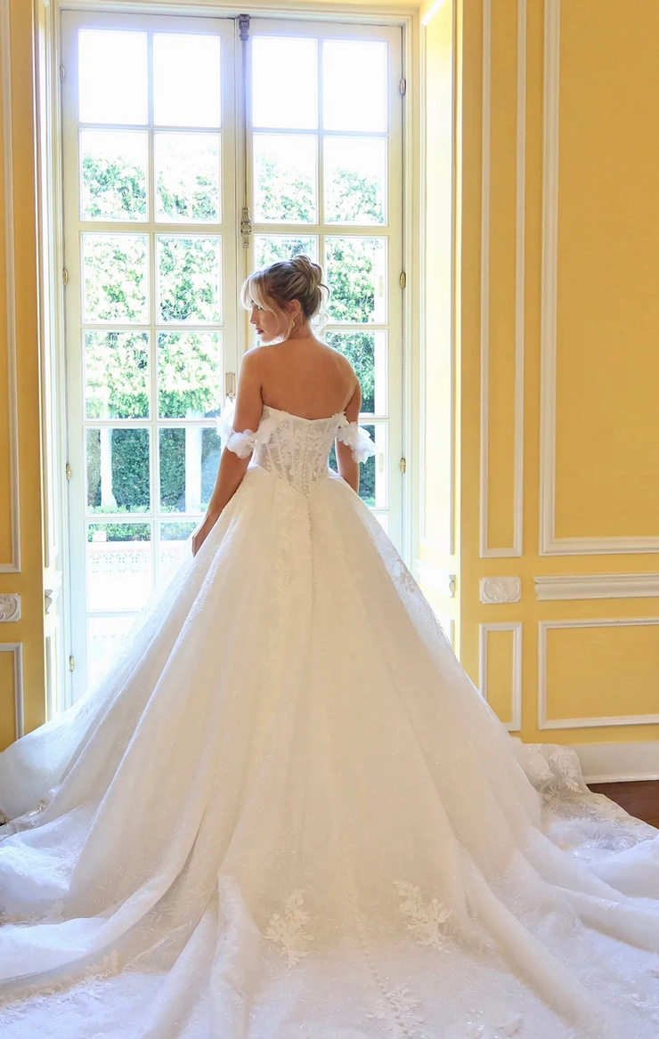 Martina Liana Backface Thumbnail Image