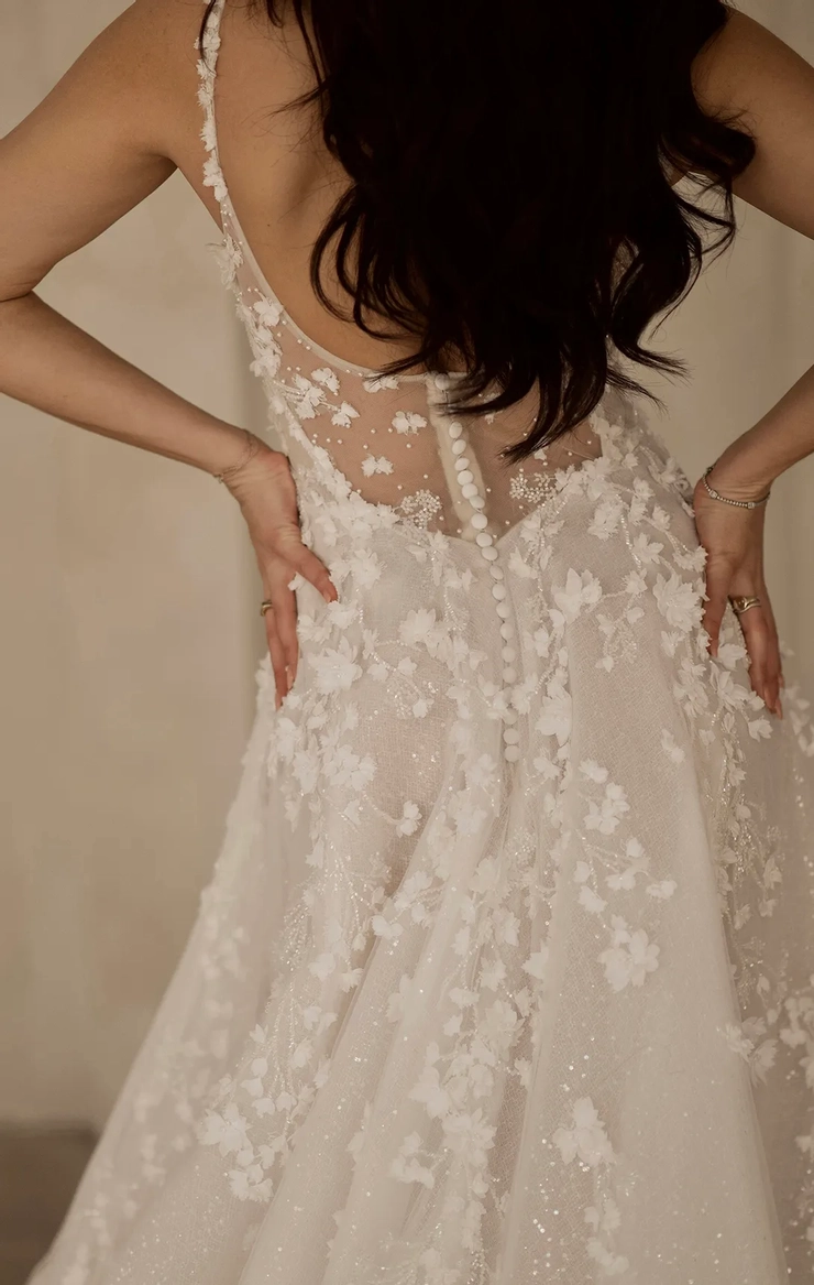 Martina Liana Backface Thumbnail Image