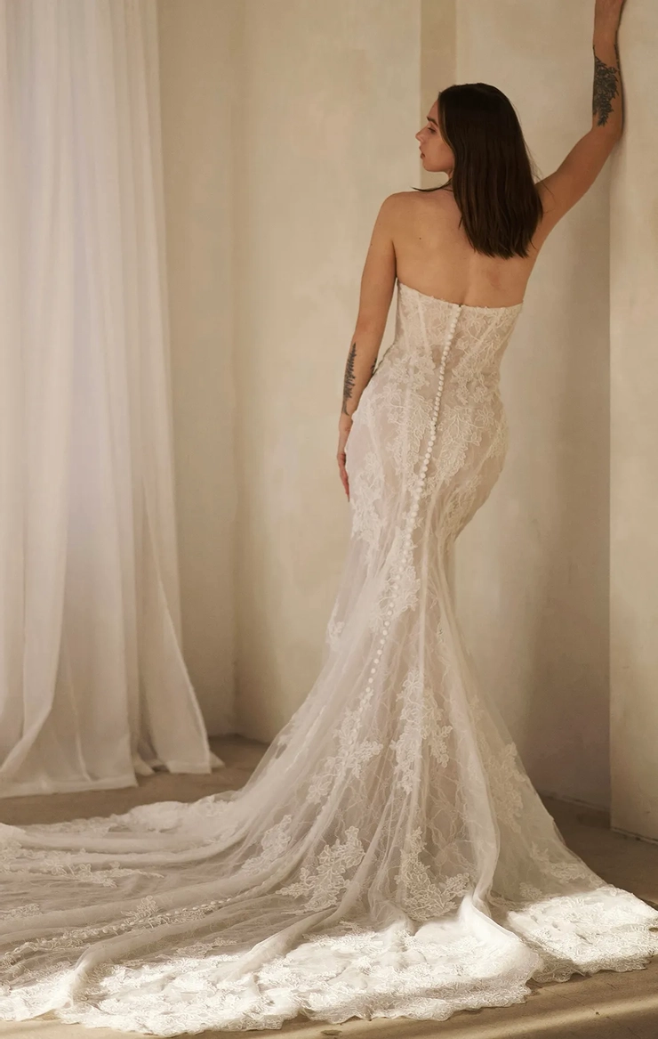 Martina Liana Backface Thumbnail Image