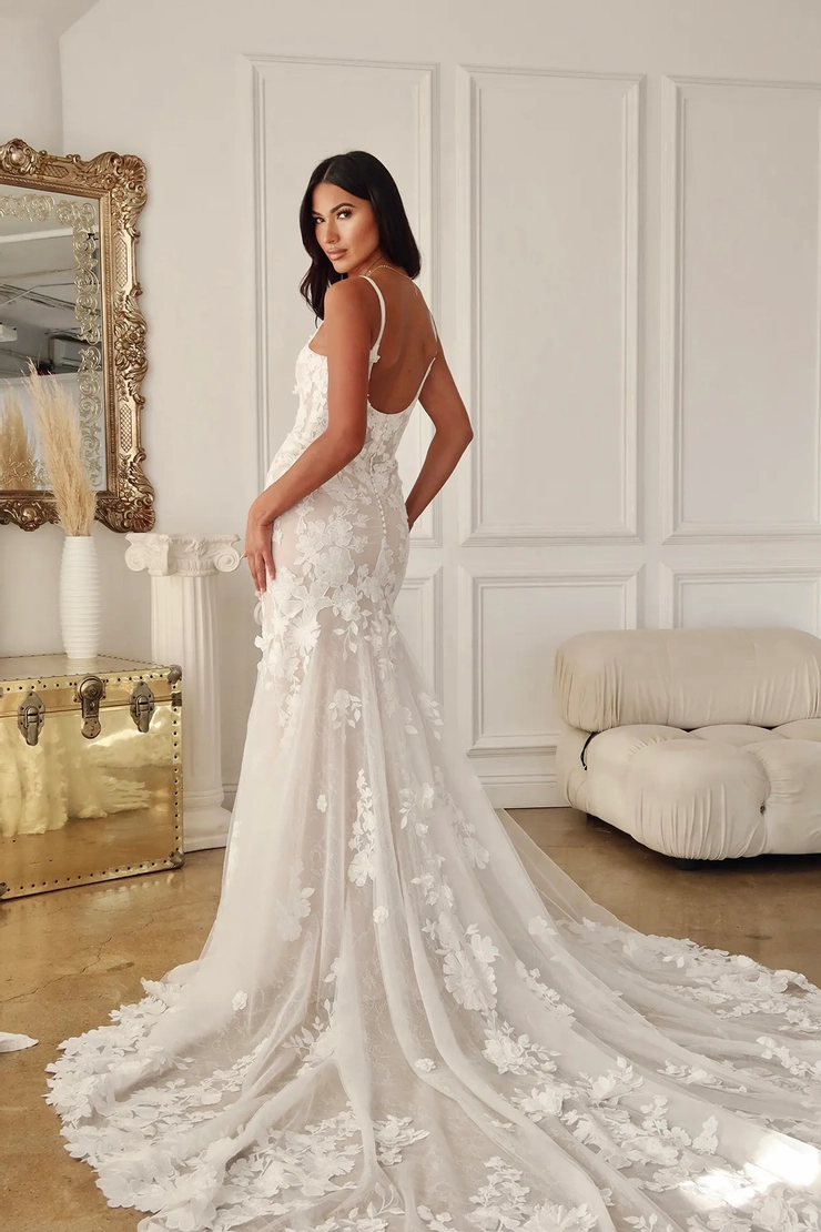 Martina Liana Backface Thumbnail Image