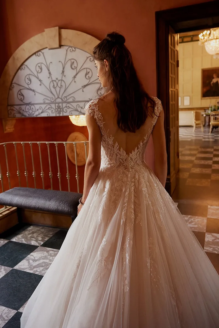 Justin Alexander Style #88402 #4 backface vertical cropped picture