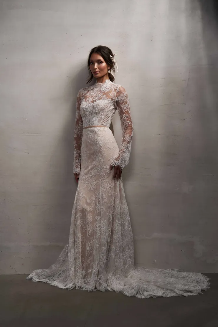 Watters Amandine 68111B #1 frontface vertical picture