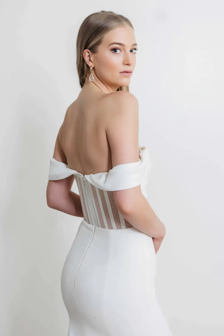 Watters Liev 68304B #2 backface vertical cropped picture