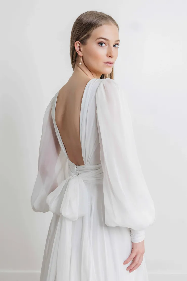 Watters Lyda 68313B #7 backface vertical cropped picture