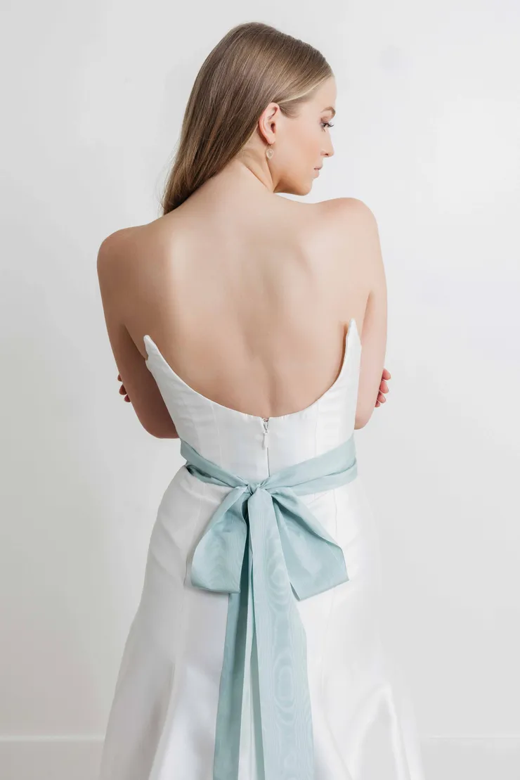 Watters Rhiannon 68408B #3 backface vertical cropped picture