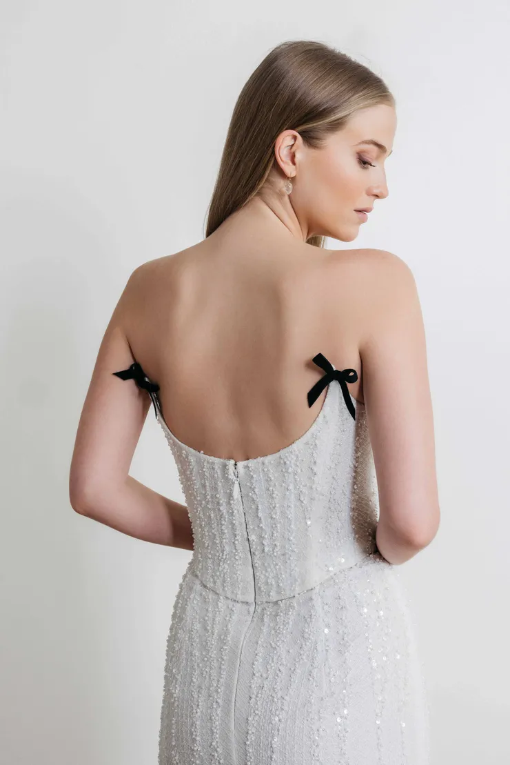 Watters Hart 68409B #8 backface vertical cropped picture