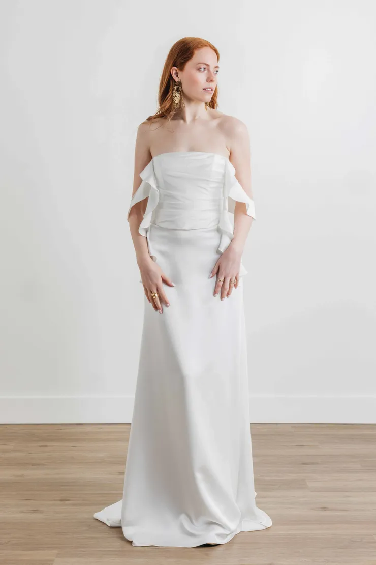 Willowby Cruz 53308 #1 frontface vertical picture