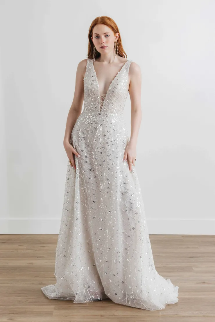 Willowby Odessa 53610 #1 frontface vertical picture