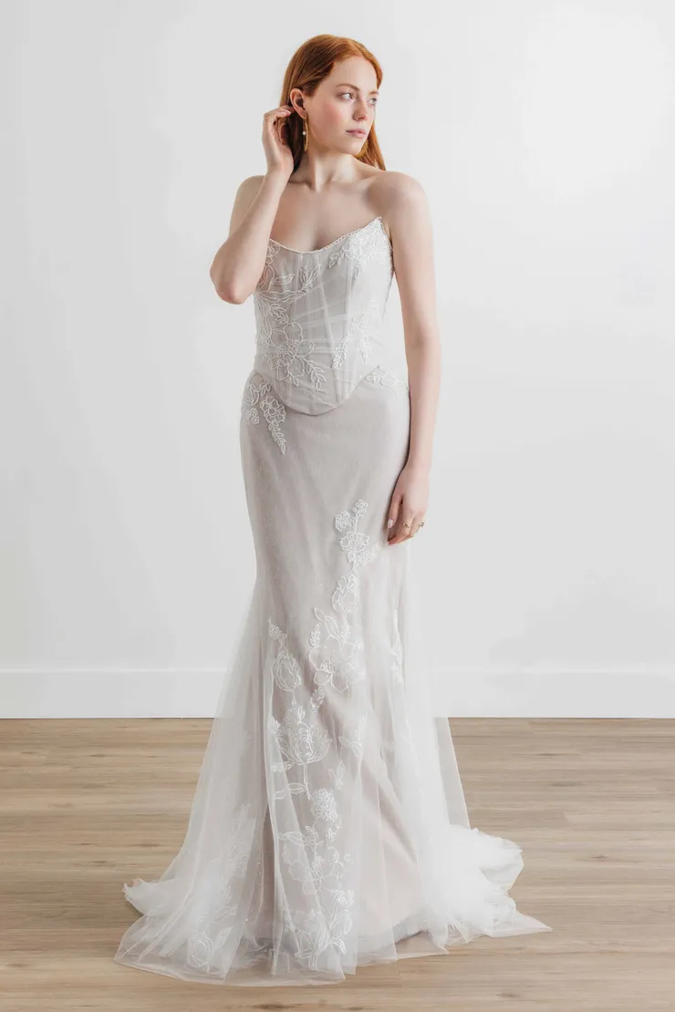 Willowby Ula 53716 #1 frontface vertical picture