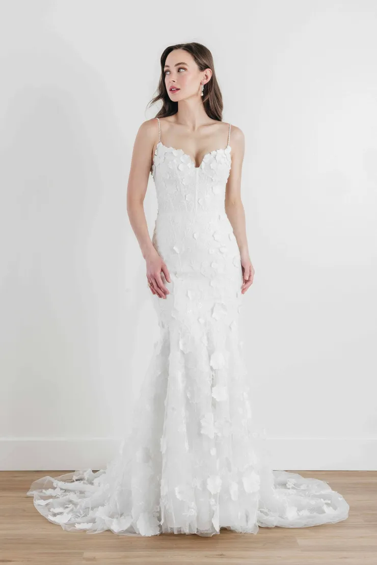 Locket Ilsa Style #13139 #1 frontface vertical picture